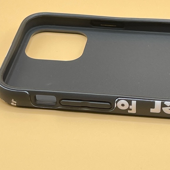 iphone 12 phone case foot locker case 6.1. New - Picture 4 of 7